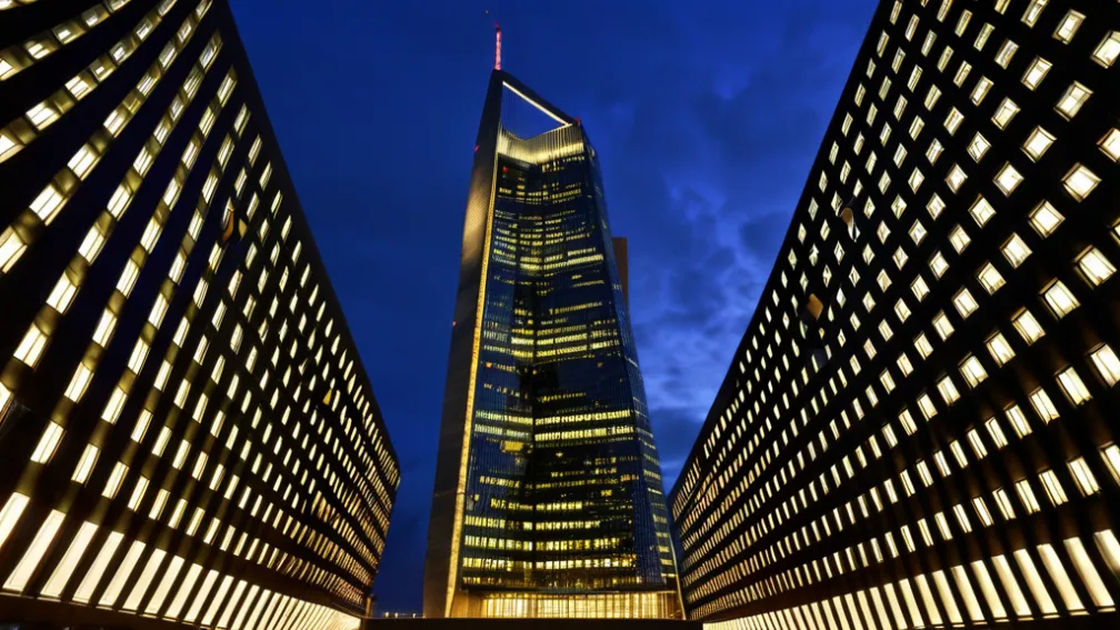 Стабільність вартості грошей: ЄЦБ та ФРС зберігають економічний оптимізм попри геополітику