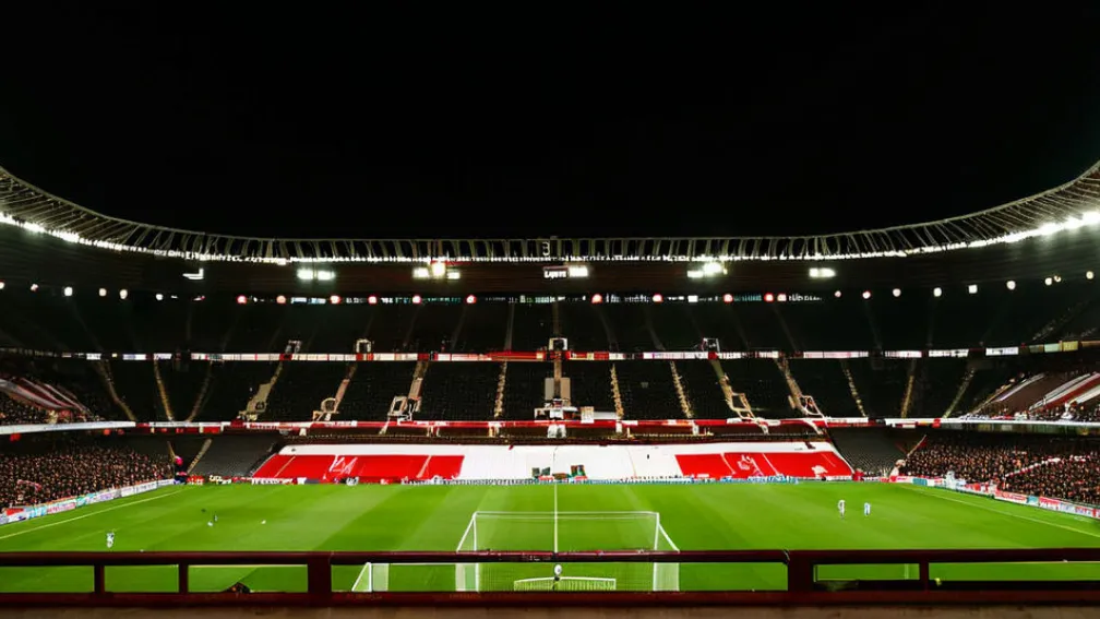 ФК «Санкт-Паулі» планує запровадити повну заборону на куріння на стадіоні