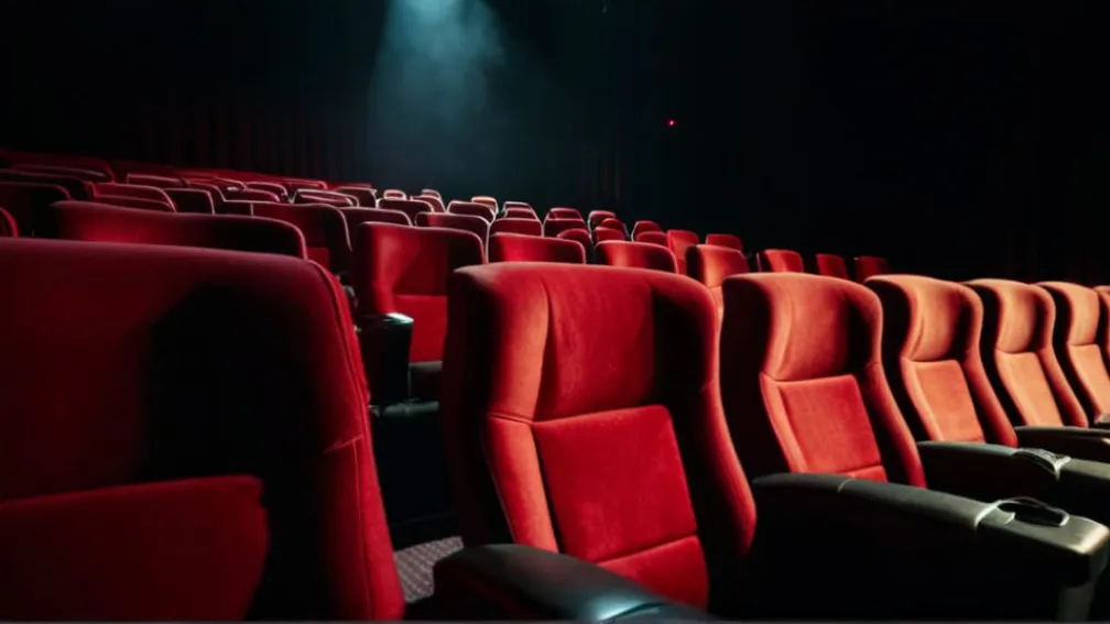 Навала клопів у відомому паризькому кінотеатрі: Глядачі пережили справжній жах під час показу фільму