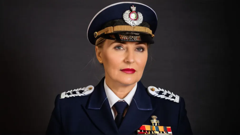 Ант’є Долль: Гандбол та Поліція – Подвійне Життя Капітанки Збірної Німеччини