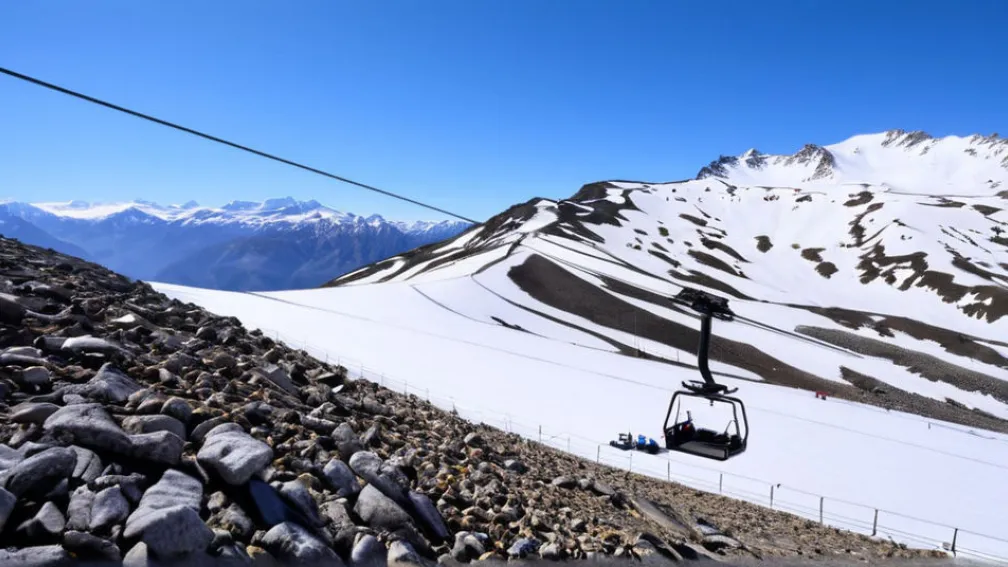 Відомий гірськолижний курорт в Австрії припиняє зимову роботу через нестачу снігу