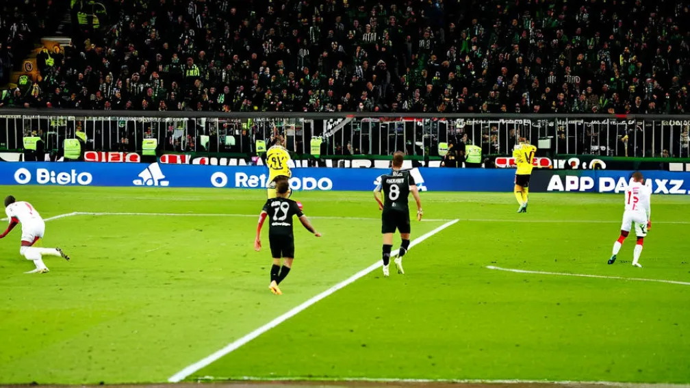 Спортивний директор "Гладбаха" Рувен Шредер захищає VAR після суперечливого скасування голу