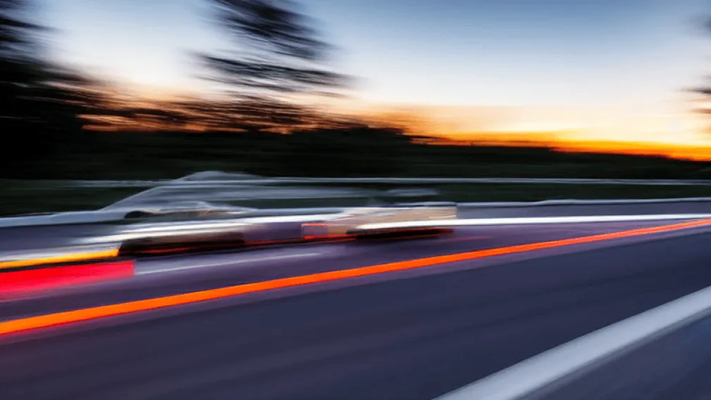 Небезпечна їзда: водійка Mazda створила аварійну ситуацію на B256