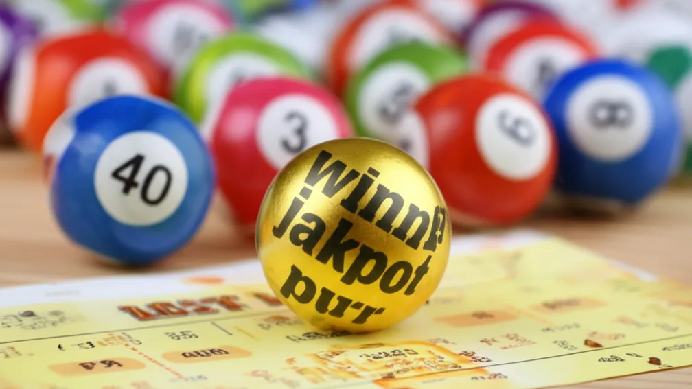 Ранній великодній успіх у 6aus49: гравець лото виграв 2,3 мільйона євро
