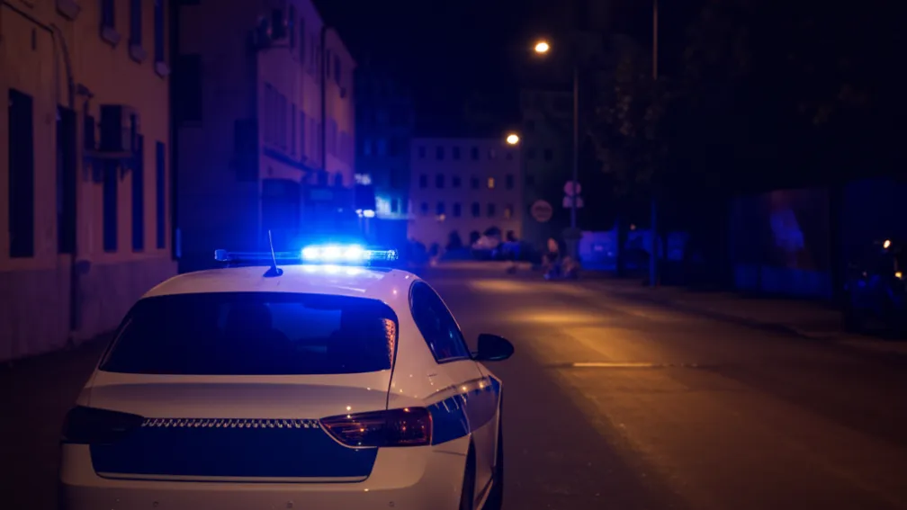 У Петерсгагені підлітки пограбували 80-річну жінку на вулиці