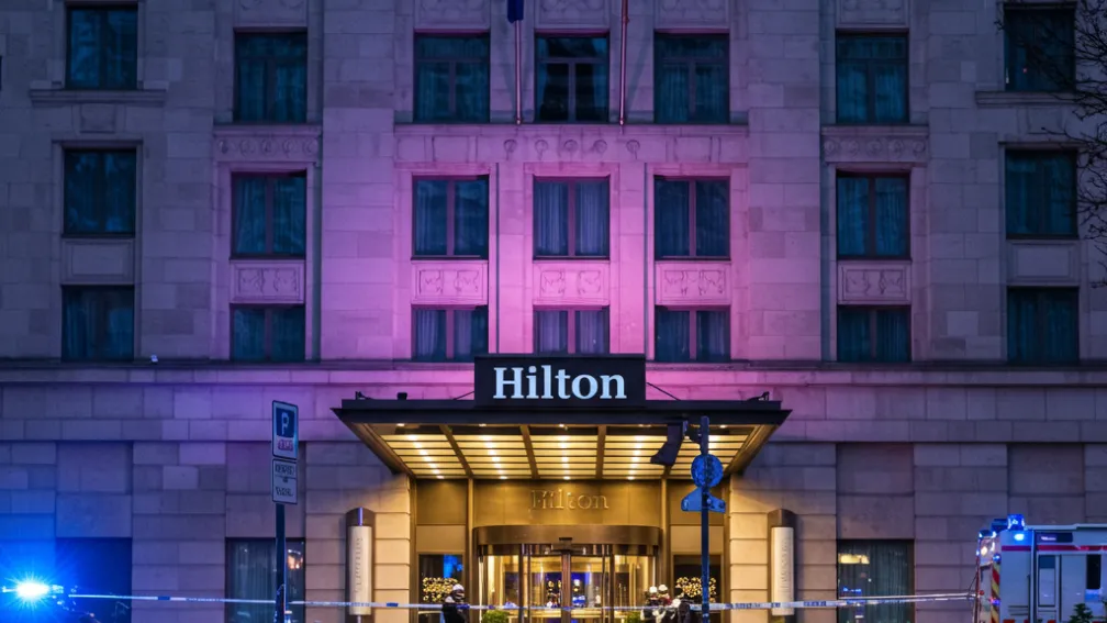 Стрілянина біля готелю Hilton у Берліні: Є поранений