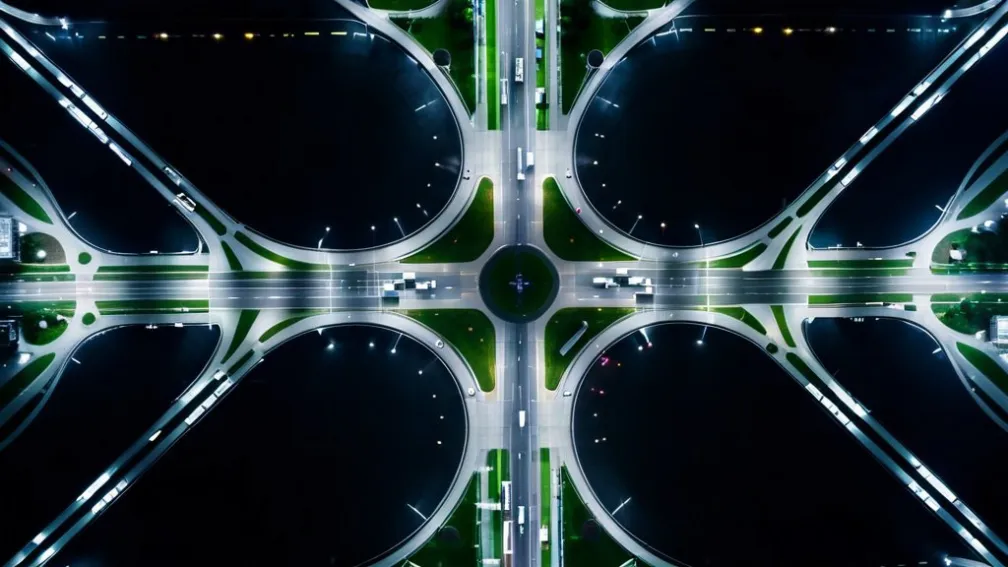 Аеропорт Ейндговена зупинив роботу через дрони: Загроза у небі над Європою