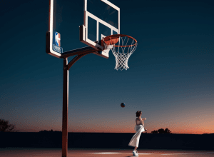 Баскетбольна зірка Енджел Різ дебютувала на легендарному показі Victoria's Secret