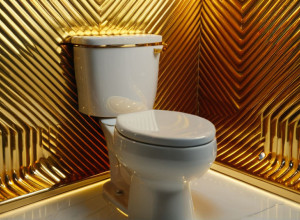 Золотий унітаз вагою 100 кг, оцінений майже в $10 мільйонів, виставлять на аукціон у Нью-Йорку