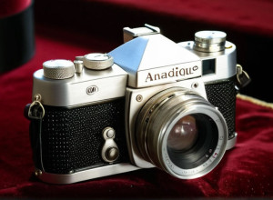 Фотоапарат Папи Франциска продано за рекордні 6,5 млн євро на аукціоні у Відні