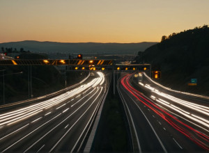 Гамбург на межі транспортного колапсу: Закриття тунелю, матчі та демонстрації