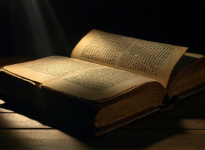 Говард Карпендейл розкриває дитяче насильство у своїй новій автобіографії