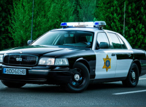 Звинувачення поліцейського у розголошенні таємниці: Офіцер попередив шахрая про майбутній арешт