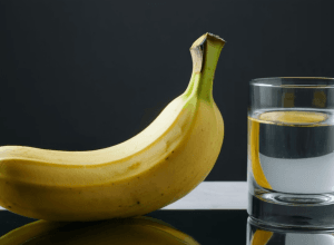 Банан — справжній суперфуд: 5 причин, чому варто їсти його щодня для травлення та настрою