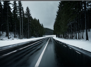 Ожеледиця на півдні Німеччини: Небезпечні дорожні умови та ДТП за участю снігоприбиральної машини