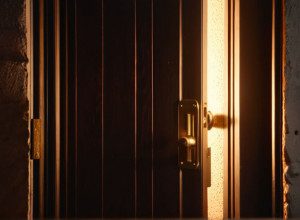 Історія Сімони: Поліція Визволила Жінку від Домашнього Насилля