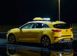 ДТП у місті Хамм: Kia та Opel зіткнулися під час повороту, є постраждалі.