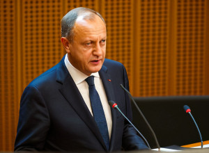 Гюнтер закликає до рішучості: „Мерц і Клінгбайль повинні зачинитися на два тижні“