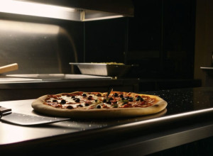 У Гамбурзі озброєний грабіжник з ножем напав на піцерію та втік з грошима