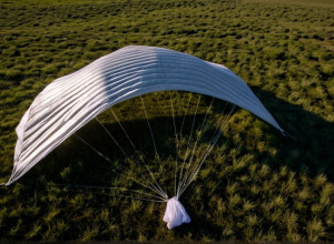 Драматичний інцидент в Індонезії: парашут солдата відмовив під час військових навчань