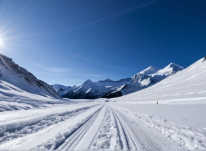 Масштабна лавина на гірськолижному курорті в Тіролі: Шість лижників потрапили під сніг, пошуки тривають