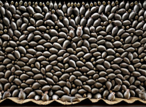 Вірусне відео: Жінка в сукні з живих щурів приголомшила мережу