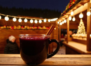 Ціни на глінтвейн на Різдвяних ярмарках: скільки коштує святковий напій цього року