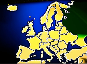 Нові правила ЄС: Зняття готівки у супермаркетах без покупки та посилений захист від шахрайства