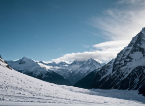 Чудесне врятування: Лижник вижив після сходження лавини завдяки технологіям