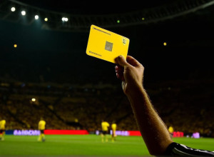 Футбольний скандал у Лізі Європи: "жартівливий" штраф за неприпустимий жест