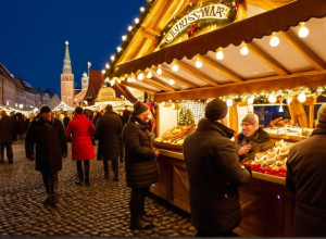 Різдвяний ярмарок у Мюнхені: прилавок, де досі приймають німецькі марки з видачею решти в пфенігах