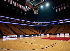 Фанати "Партизана" освистували свою команду і аплодували "Баварії": у Белграді відбувся безпрецедентний протест