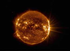 Гігантські сонячні плями: які небезпеки загрожують Землі зараз?