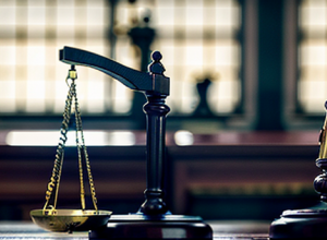 Суд пропонує закрити справу проти ініціатора «Querdenken» Міхаеля Балльвега