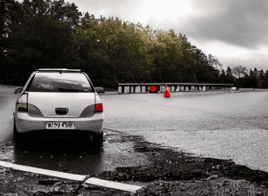 Нетверезий водій BMW (80 років) тікає з місця ДТП у Філлінгені: подробиці аварії