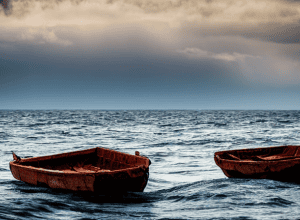 Диво на Балі: Рибалка вижив після доби у морі