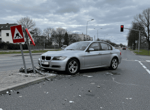 ДТП в Карлсруе: BMW пошкодив острівець та втік