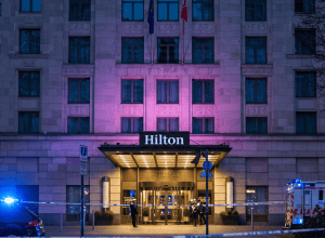 Стрілянина біля готелю Hilton у Берліні: Є поранений
