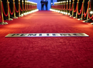 Напад фаната на Аріану Гранде під час кінопрем'єри