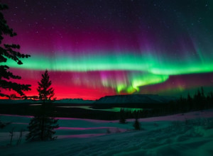 Північне сяйво знову осяяло небо Німеччини: тисячі свідків зафіксували магічне видовище