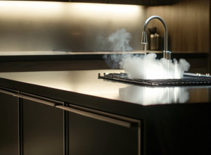 Мати мила посуд і не помітила, як її син загорівся