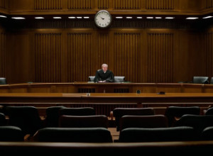 Харі повторно на засновки в Лондоні