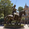 Пам'ятник Олександрині у Людвігслюсті повернули на місце після ДТП за участю BMW