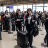 Бійка в аеропорту: канадець побив пасажирів