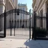 Сталкер напав на будинок Дженніфер Аністон і шокував появою в суді