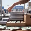 У Німеччині митники зупинили сім'ю з Нідерландів з 37 блоками цигарок