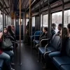 У Франкфурті чоловік погрожував пасажиру автобуса зброєю: поліція затримала зловмисника