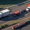 Важка ДТП на трасі A30 в Німеччині: 81-річний водій перекинувся після зіткнення з вантажівкою