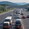 Інцидент на трасі в Німеччині: автобус їхав заднім ходом, спричинивши небезпеку