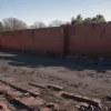 У Німеччині вантажівка пошкодила мур та втекла з місця ДТП у Ділльштадті